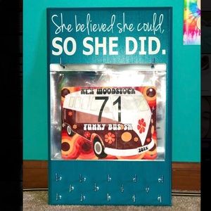 Running On The Wall Race Bib & Metal Display w/ 13 Sleeves